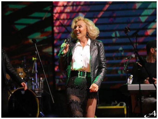 Lepa Brena Nova godina